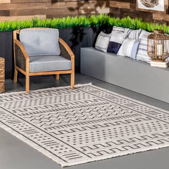 8' x 10' Native Indoor/Outdoor With Tassels Rug secondary image