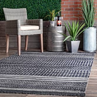 8' x 10' Banded Indoor/Outdoor Rug secondary image