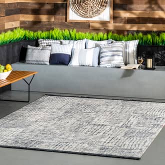 Simple Fringed Indoor/Outdoor Rug secondary image