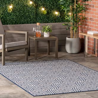 Navy Tucana Kite Trellis Indoor/Outdoor rug