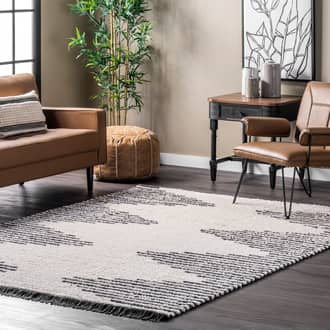 Diamond Pinstripes Tasseled Rug secondary image