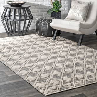 5' x 8' Harlequin Trellis Rug secondary image