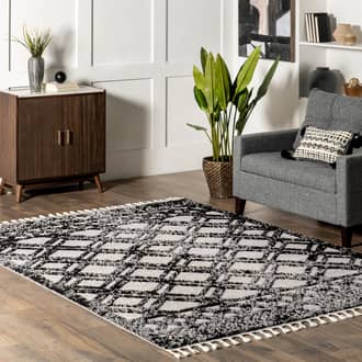 Charcoal Grooven Shaggy Lattice Tassel rug - Contemporary Rectangle 5' 3in x 7' 7in