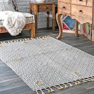 Clover Trellis With Tassels Rug secondary image