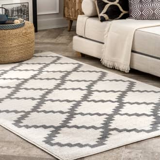 Cream Governess Jagged Trellis rug