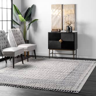 Checkered Diamonds Tassel Rug secondary image