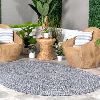 6' x 9' Handmade Braided Indoor/Outdoor Rug secondary image