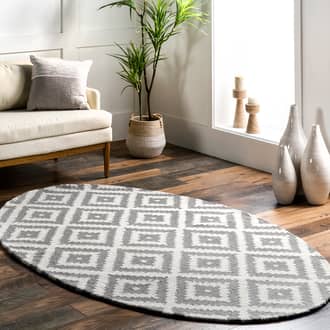 5' x 8' Scandinavia Diamond Rug secondary image