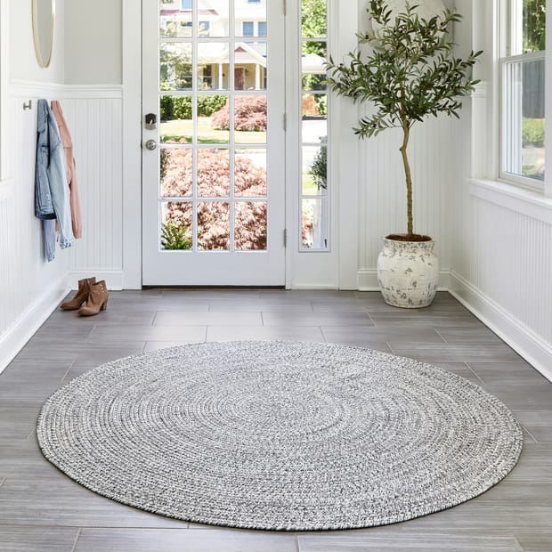 Jubilee Handmade Braided Indoor/Outdoor Salt and Pepper Rug