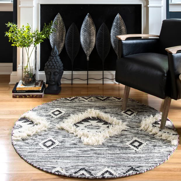 Nacoda Shaggy Moroccan Lattice Fringe Black Rug