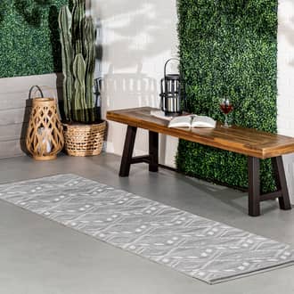Gray Aquarian Natalia Chevrons Washable Indoor/Outdoor rug - Outdoor Runner 2' 6in x 8'