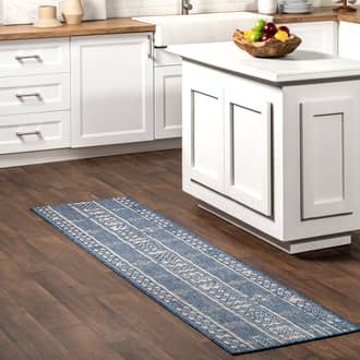 Banded Indoor/Outdoor Flatweave Rug secondary image