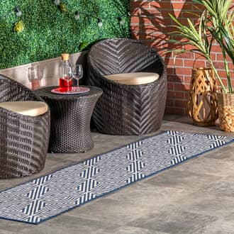 Navy Tucana Kite Trellis Indoor/Outdoor rug