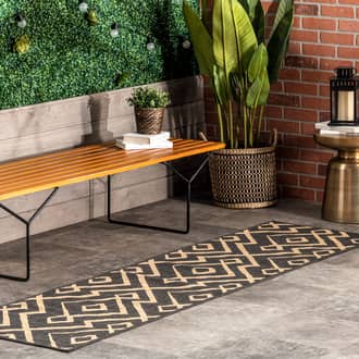 Charcoal Tucana Spearhead Trellis Indoor/Outdoor rug