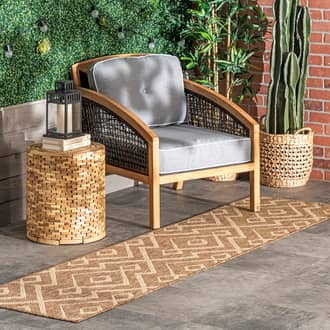 Beige Tucana Spearhead Trellis Indoor/Outdoor rug