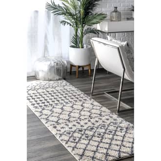 2' 6" x 6' Moroccan Trellis Soft Shag Rug secondary image