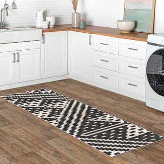 Black Rain Haven Alexis Trellis Washable rug