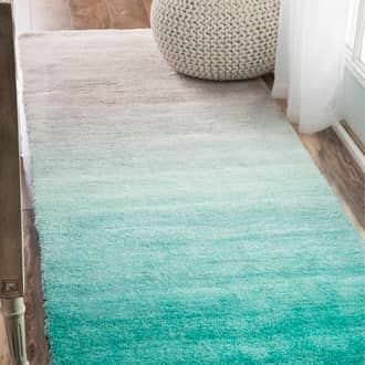 2' 6" x 8' Ombre Shag Rug secondary image