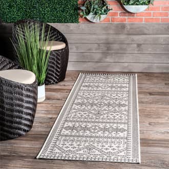 Ivory Aperto Diamond Bordered Indoor/Outdoor rug