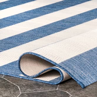 Blue Aperto Chevron Stripes Indoor/Outdoor rug