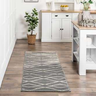 Gray Governess Denise Diamond Lattice rug - Casuals Runner 2' 6in x 8'