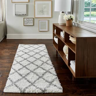 2' 8" x 8' Easy Shag Lattice Rug secondary image