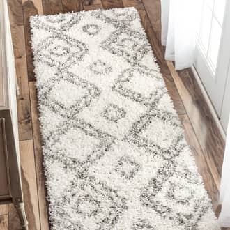 2' 6" x 6' Double Diamond Shag Rug secondary image