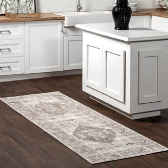 Beige Vezzo Valara Faded Medallion rug