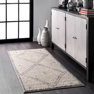 Ivory Opell Dotted Trellis rug - Contemporary Runner 2' 6in x 10'
