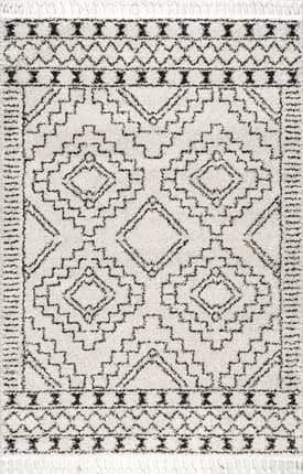 Off White 2' x 3' Moroccan Tasseled Rug swatch
