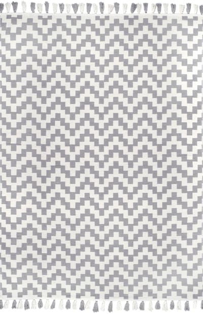 Light grey and white chevron flatweave area rug by Nuloom