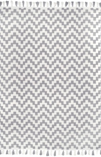 Light grey and white chevron flatweave area rug by Nuloom