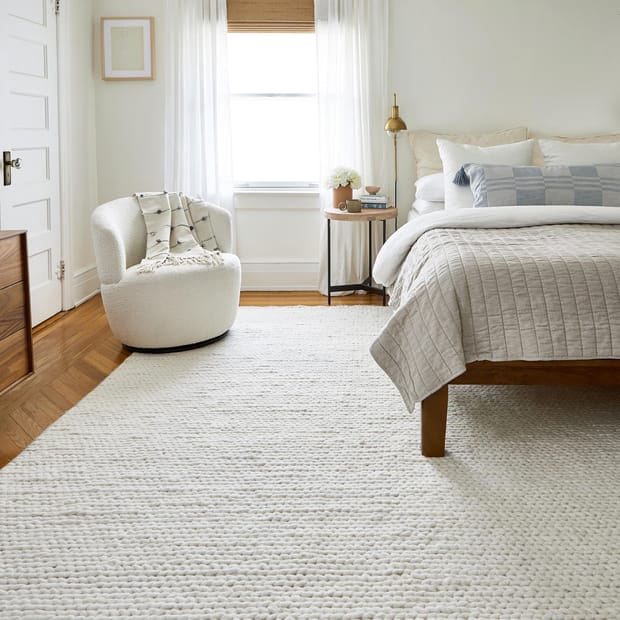 Textures Veronica Wool Braided Off, 8×10 Rug Under King Bed
